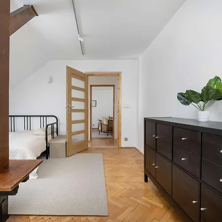 A Unique On The Market Square With A Balcony By Renters فروتسواف