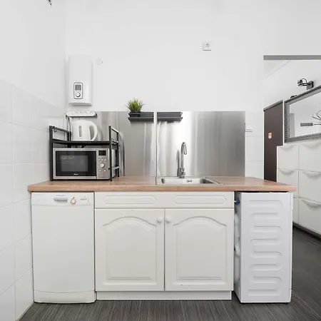 A Unique On The Market Square With A Balcony By Renters شقة فروتسواف